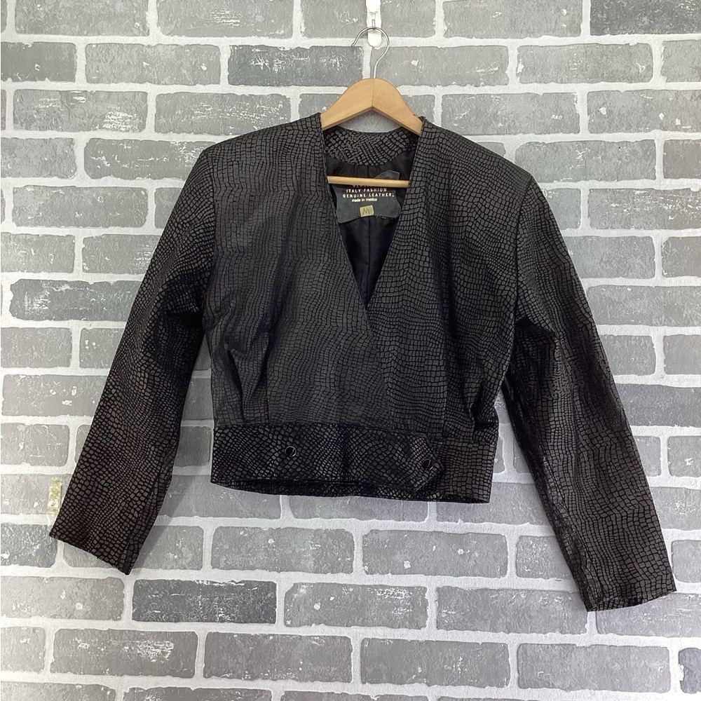 Vintage Venezzia Black Cropped LeatherJacket Size Medium